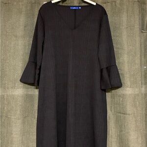 Apt 9 Black V-Neck Dressing